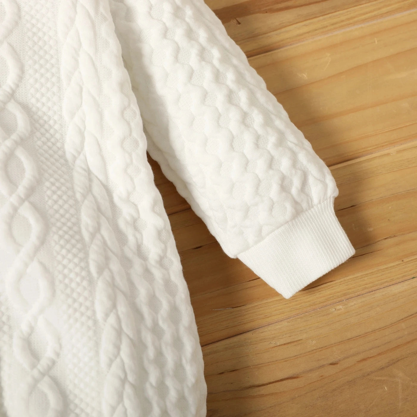Safegrow CuddleSuit™ - Der flauschige Ganzkörperstrampler für kleine Kuschelbären
