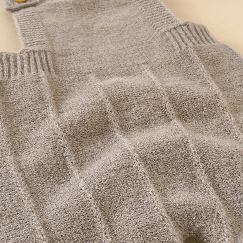 Safegrow CozyLoops™- Neugeborenen-Outfit aus atmungsaktivem Strick